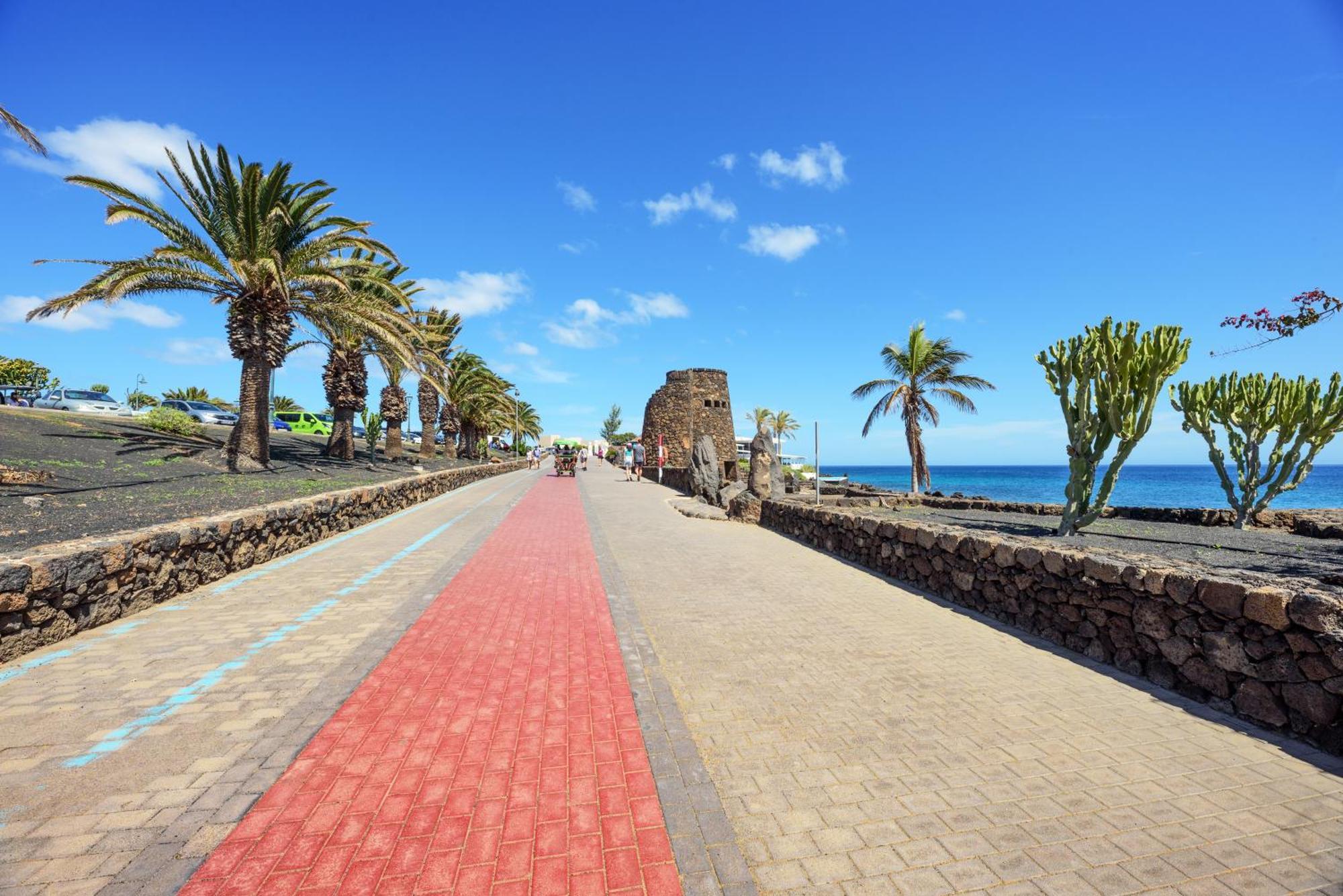 Lanzahost Casa Sunny Seafront Villa Costa Teguise Exteriör bild